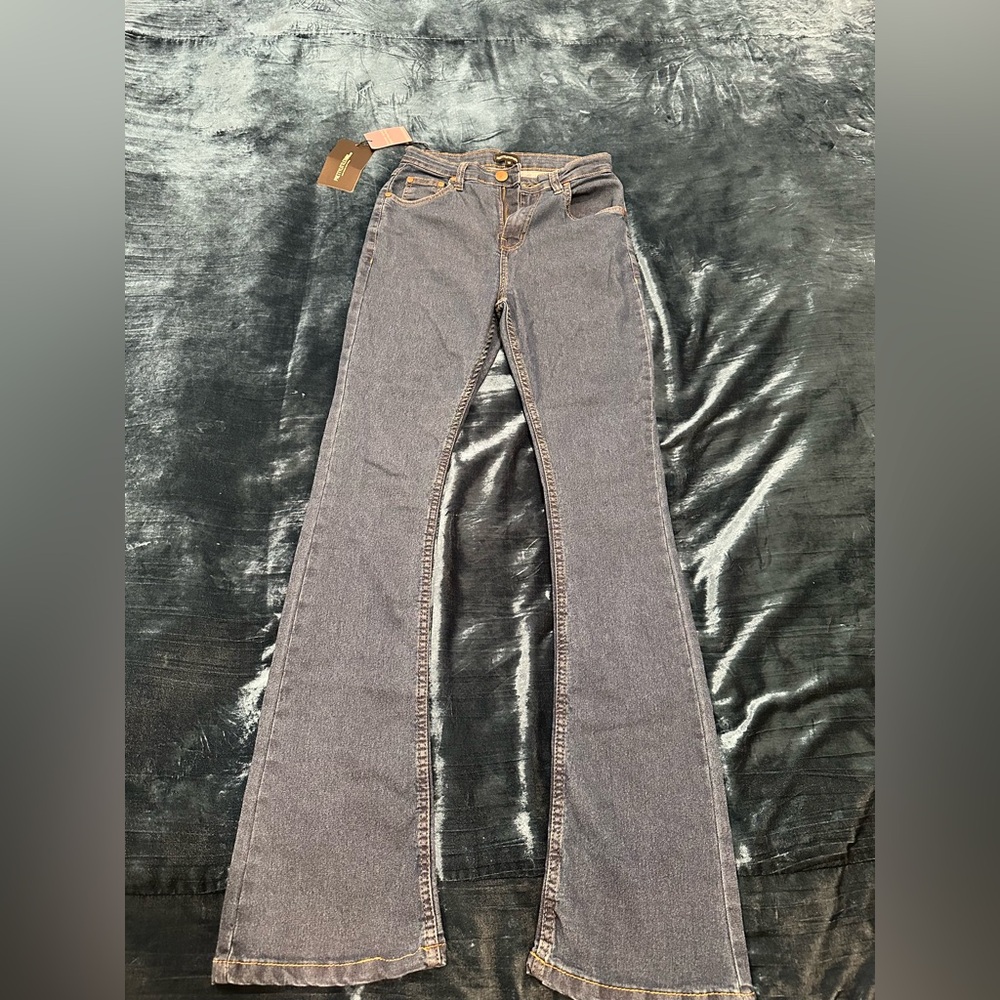 PrettyLittleThing Shape Mid Wash Stretch Denim Flared Jean